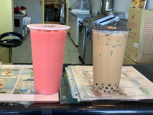 Watermelon smothie and coffee with tapioca. Great meetup spot. }:{