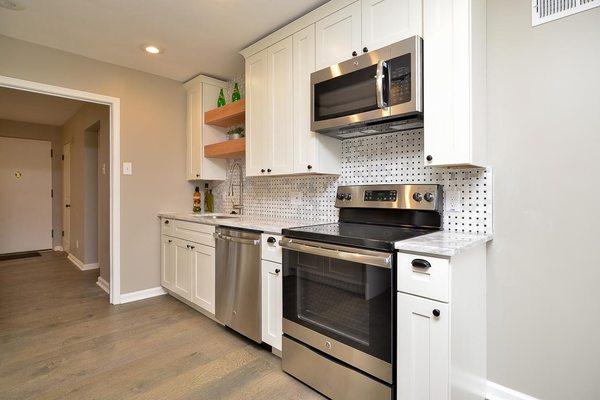 White Shaker Cabinets.