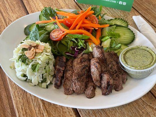 Natural Fit Platter with Filet Mignon and Mixed Green Salad