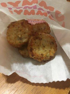 5 sad little hash browns.  Seriously, who sanctioned this buffoonery?  On what planet is this considered a normal order or serving size!