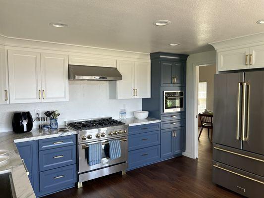 Kitchen cabinets and crown moulding