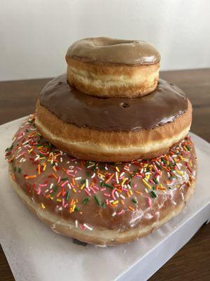 Donut cake