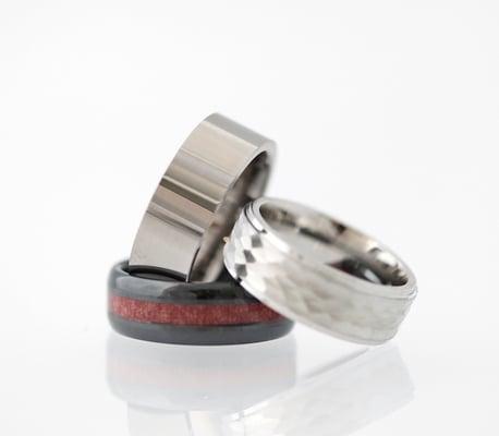 Great selection of men's jewelry including wedding bands of all types.