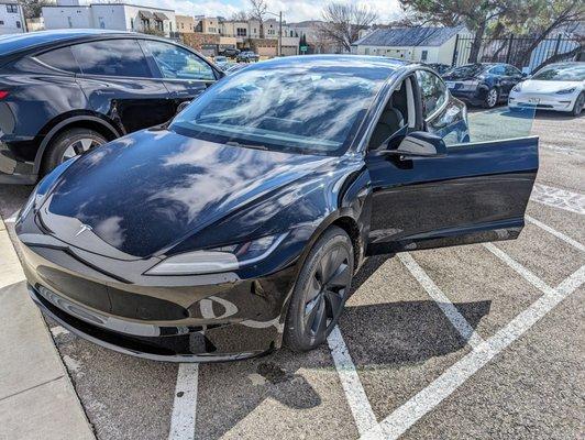 TESLA Service Center