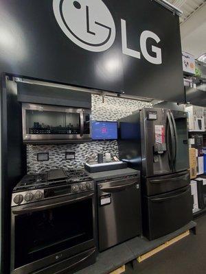 I'm "Dreaming Happy Thoughts" of My Favorite Display here = LG Appliances! 6/26/2021