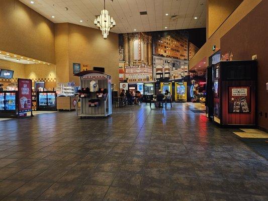 Cinemark Mesa 16