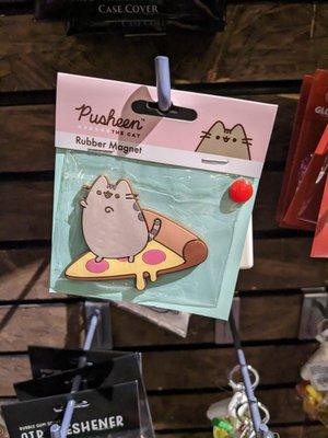 Pusheen magnet