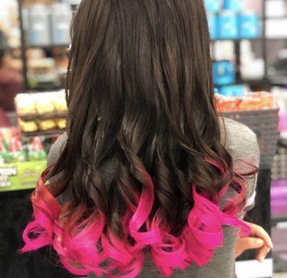 Hot pink the ends of the hair!!