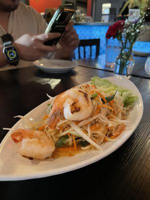 Green Papaya Salad with Grilled Shrimp