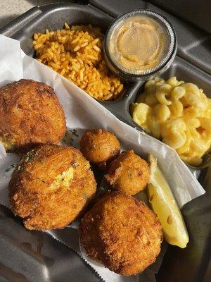 Shrimp & Crab Croquettes with red rice and Mac & Cheese