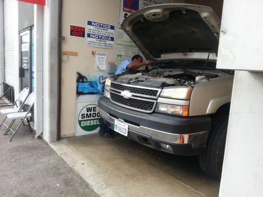 This is the best smog check only station in town, fast and reliable. Will is the man !!!!!