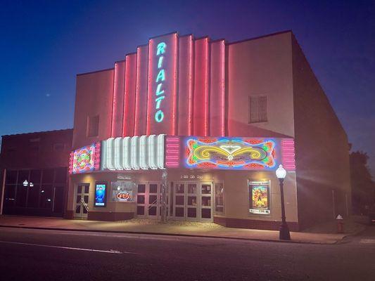 Beautiful Art Deco facade