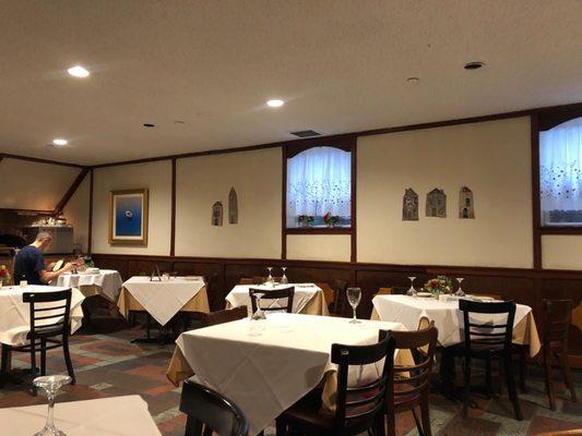 Dining area (bottom floor)