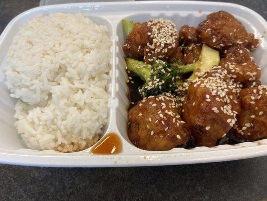 Sesame chicken lunch special