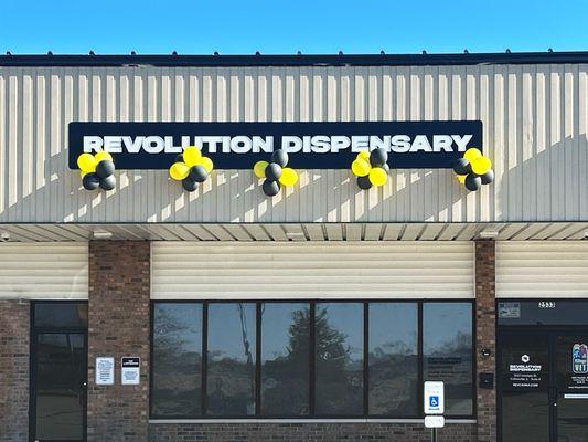 Revolution Dispensary - Maryville