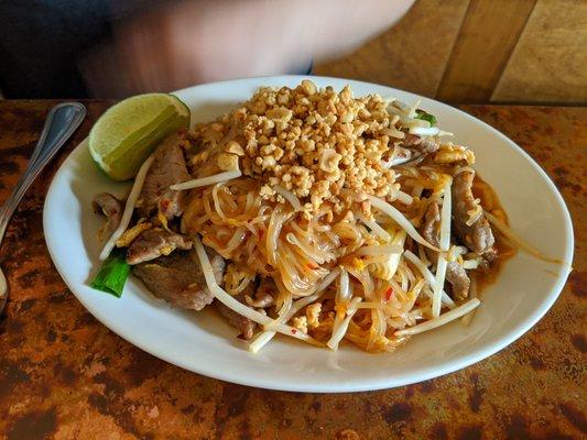 Pad thai with pork