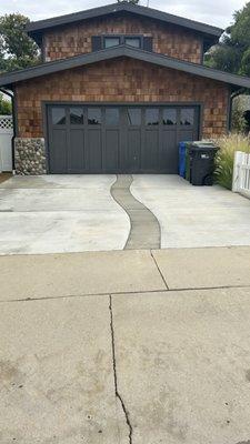 New concrete driveway path