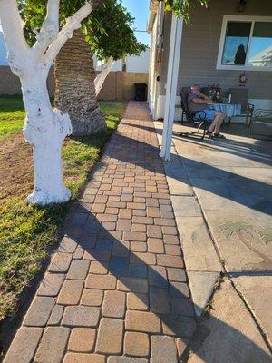 This is the paver walkway along our park model.   Very happy with the results, and very well priced.   Thank you Mauricio and your crew.