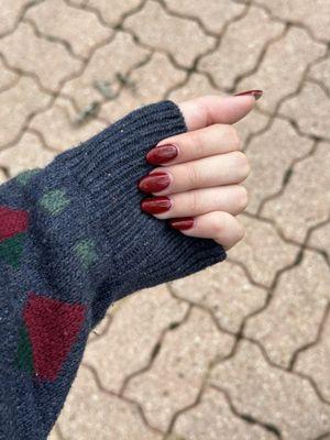 red nails