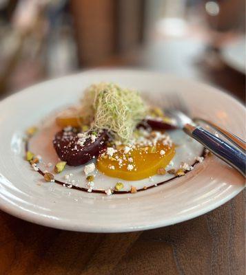 Beet and goat cheese salad