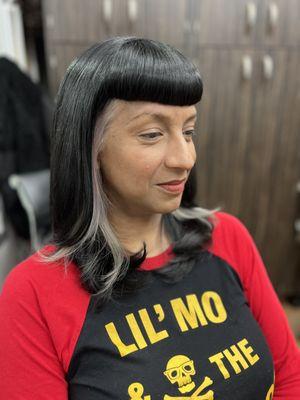 Black & Platinum har with Bettie bangs