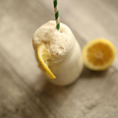 Lemon poppyseed muffin shake