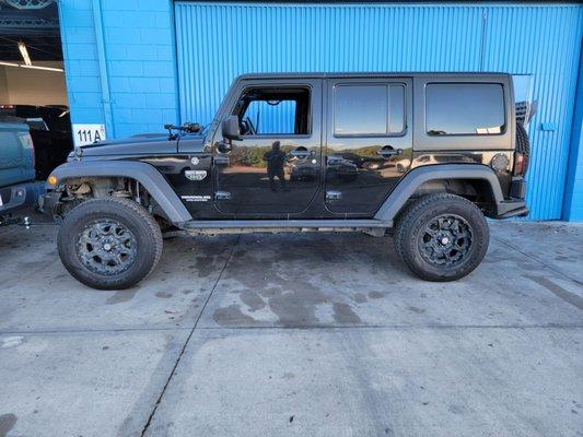 3.25 rough country lift. 2012 wrangler.