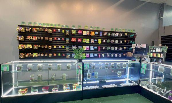 Club Green Dispensary
the Best in OC
Open daily 7am-1am
(949)309-4132
www.clubgreendispensary.com/