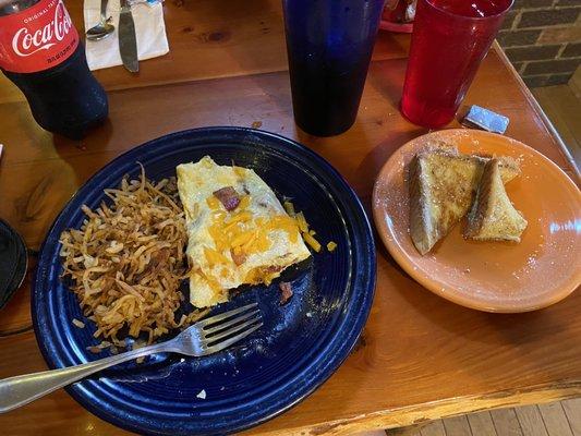 Bacon omelette with hash browns and French toast!!!!