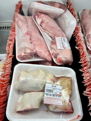 Fresh pigs and cows feet