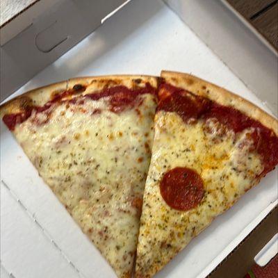 Cheese and pepperoni slice.