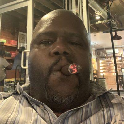 Enjoying the Mi Querida at Cigar Warehouse