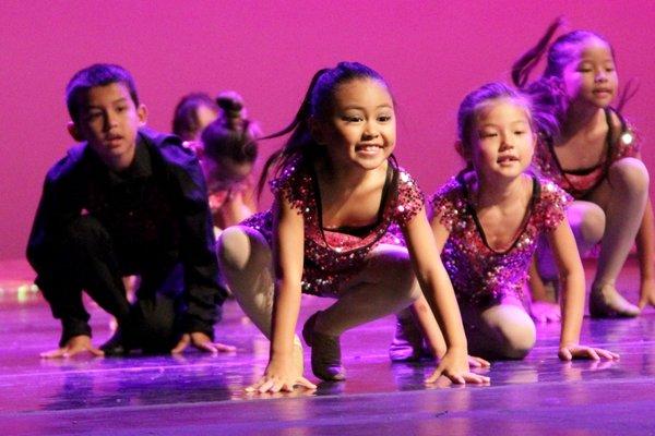 Little ones training on the stage Photo by Luis Silos