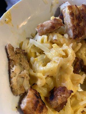 Gouda Mac-n-cheese bowl with grilled chicken (frozen, bag chicken)