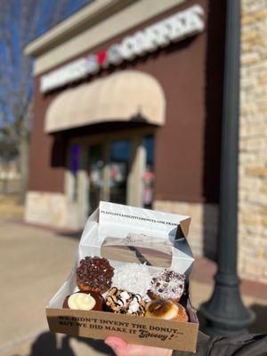 Chocolate chip, coconut, chocolate chip cookie dough, boston cream, s'mores and Robert brule. The coconut was my favorite!