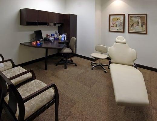 Our private consultation room will make you feel at ease as you meet one-on-one with Dr. Elchahal.