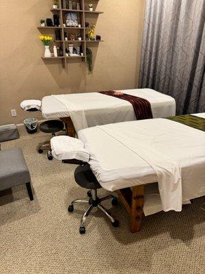 This is our main massage room. It is used for single or couples massage.