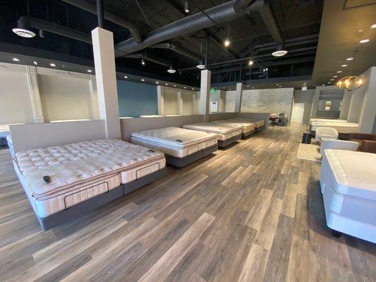 Irvine Showroom - Custom Comfort Mattress