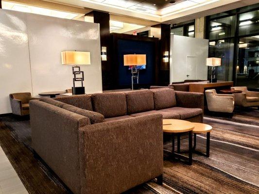 Lobby Seating Area at Boston Marriott Cambridge