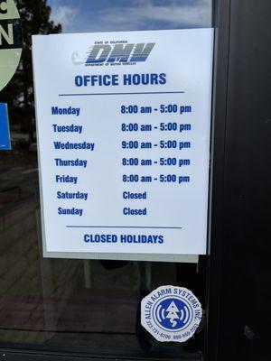 2/28/23 sign I saw for office hrs