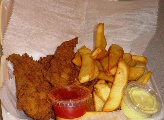 4 Piece Fried Whiting w/Fries (Hot Sauce and Homemade Tartar Sauce)