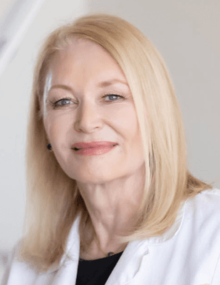 Thena Holmen RN has specialized in Aesthetic Nursing for over 20 years.