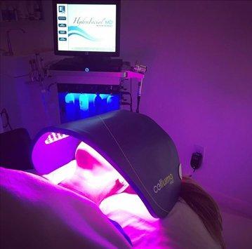 LED Light Therapy treatment for collagen