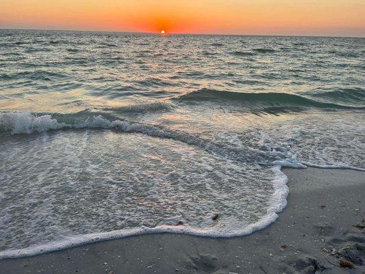 Sunset, Motorboating & Camping on Shell Key Preserve Island, East of Fort Desoto Island, West of Pass-A-Grille & St Pete Beach, Tampa Bay