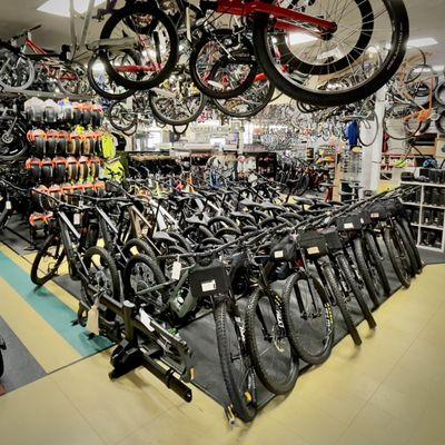 E-Bike sales and service experts with a great selection for connoisseur, enthusiast, and newbies e-bike owners.