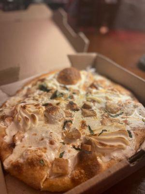 White pizza with chicken - so good!