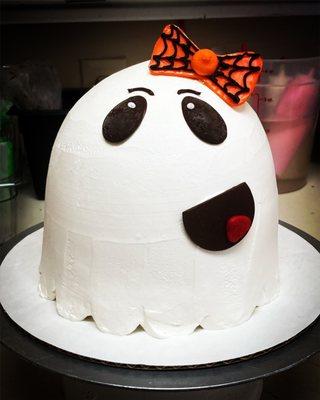 How cute is this Halloween cake?!