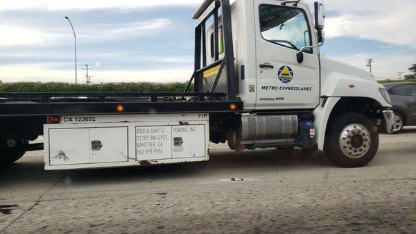 Road rage from this Metro Express tow truck!