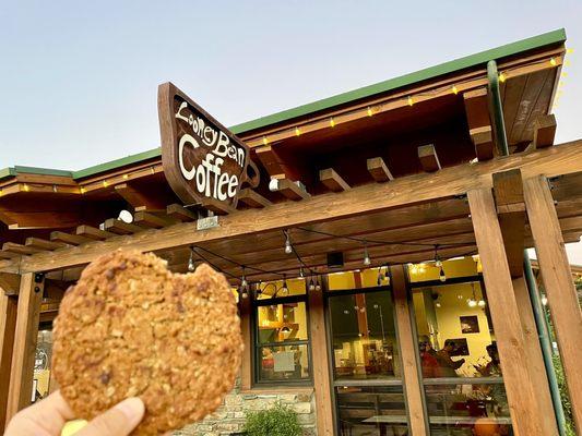 Flourless chocolate chip peanut butter (oatmeal) cookie.