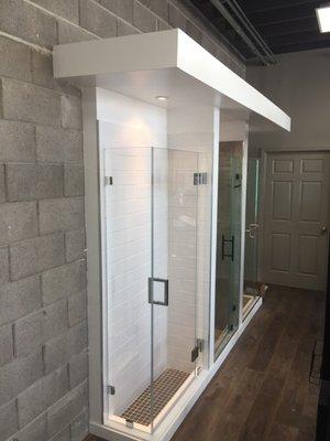 Frameless shower doors